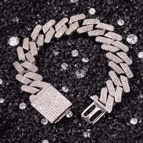 Bracciale a catena cubana a maglie cubane con diamanti pieni placcatura in oro all'ingrosso Bracciale a catena cubana hip-hop Moissanite ghiacciato