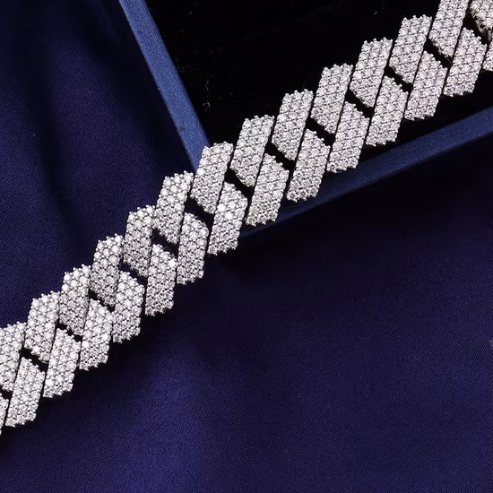 I nostri gioielli hip-hop più alla moda Bracciale a maglia cubana con diamanti Moissanite da 6 mm ghiacciato, fila singola pavimentata per uomini e donne